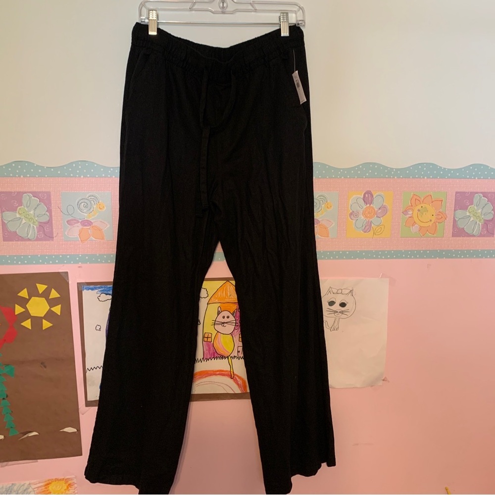 Smoke free home. Waist 14 across with LOTS of stretch. Inseam 28